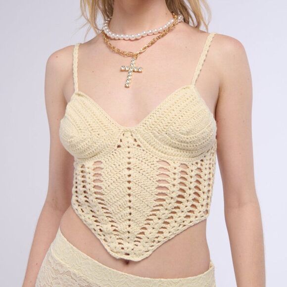 AKIRA Tops - NWT Akira Cream CROCHET TANK -Size Small